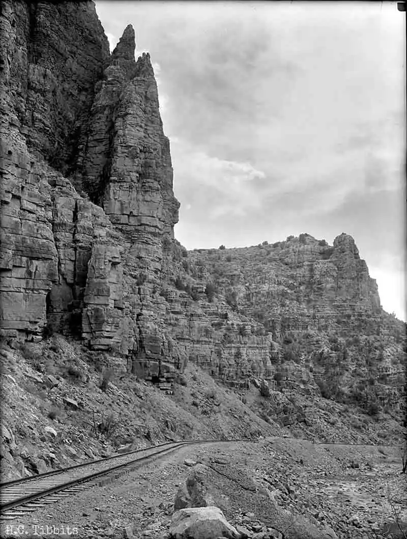 Building Through the Verde Canyon Scenery 1911 Building Through the Verde Canyon Scenery 1911